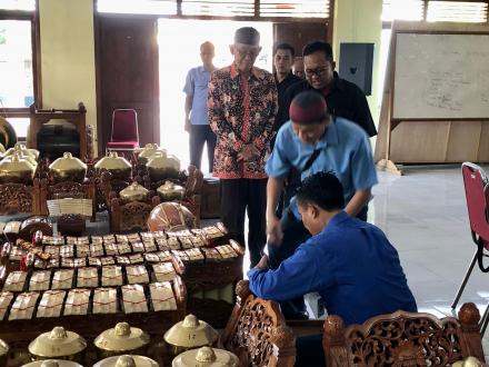 Srimartani Terima Seperangkat Gamelan Khas Jogjakarta